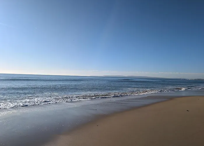 Large Family Apartment, Walking Distance To Beach With Private Garden & Parking