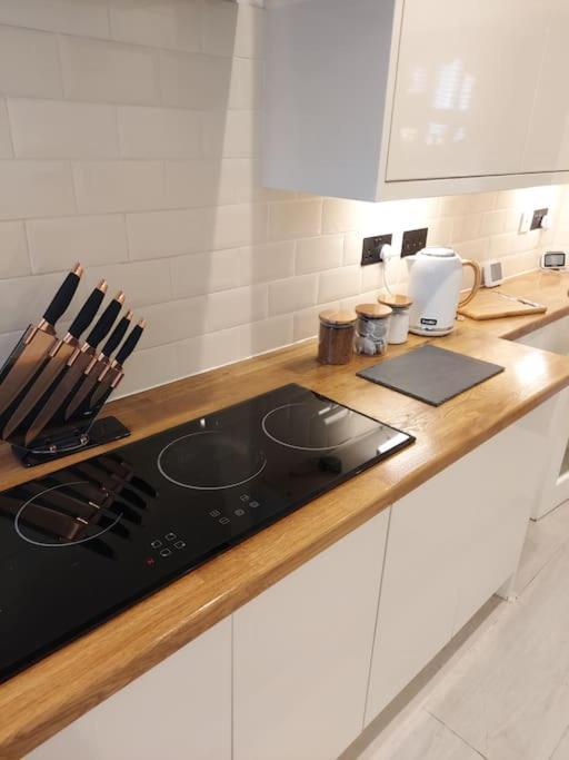 Large Family Apartment, Walking Distance To With Private Garden & Parking * Bournemouth