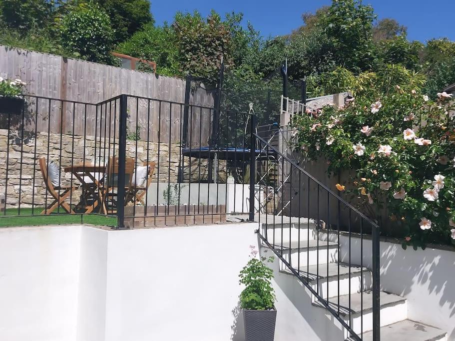 Large Family Apartment, Walking Distance To With Private Garden & Parking Apartment *